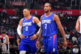 依然处于一 依然处于一