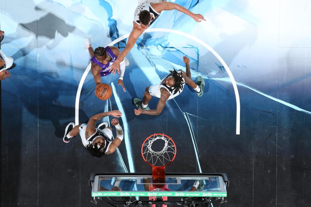 的带领下 的带领下